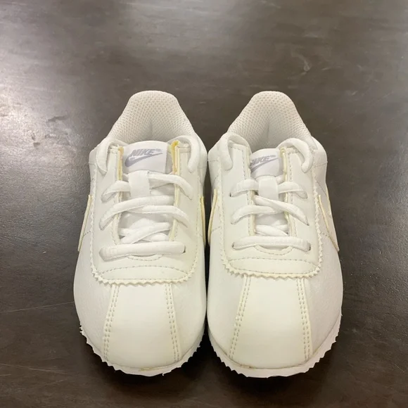 Nike cortez td wht/wht new in original box
